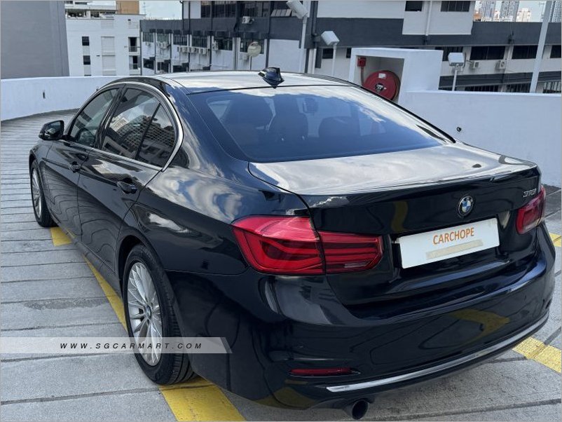 BMW 3 Series 318i Luxury
