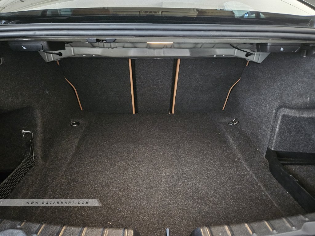 BMW 3 Series 318i Luxury