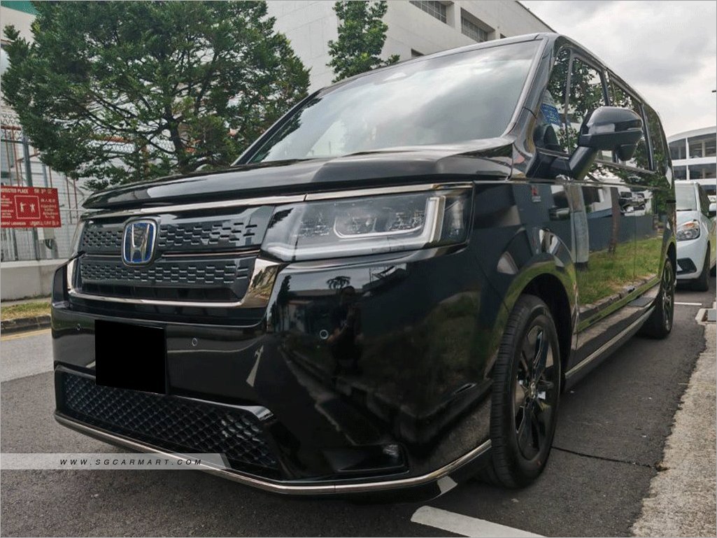 Honda Stepwagon Hybrid Spada 2.0A e-HEV