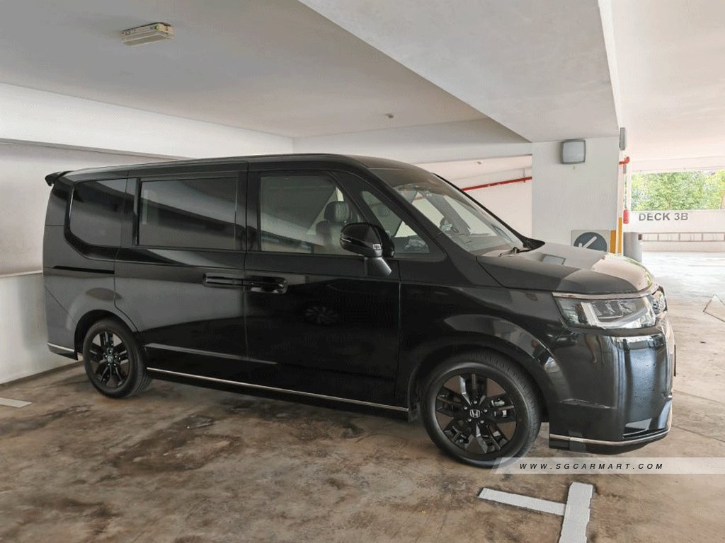Honda Stepwagon Hybrid Spada 2.0A e-HEV