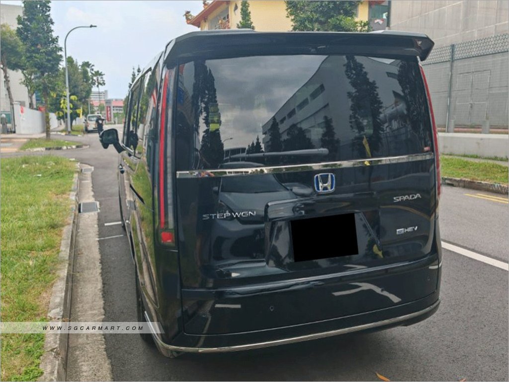 Honda Stepwagon Hybrid Spada 2.0A e-HEV
