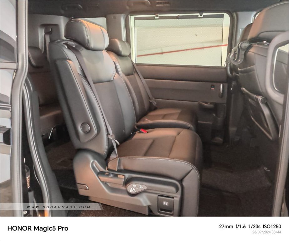 Honda Stepwagon Hybrid Spada 2.0A e-HEV