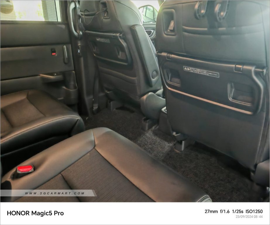 Honda Stepwagon Hybrid Spada 2.0A e-HEV