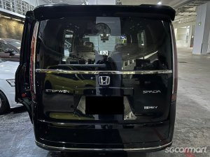 Honda Stepwagon Hybrid Spada 2.0A e-HEV