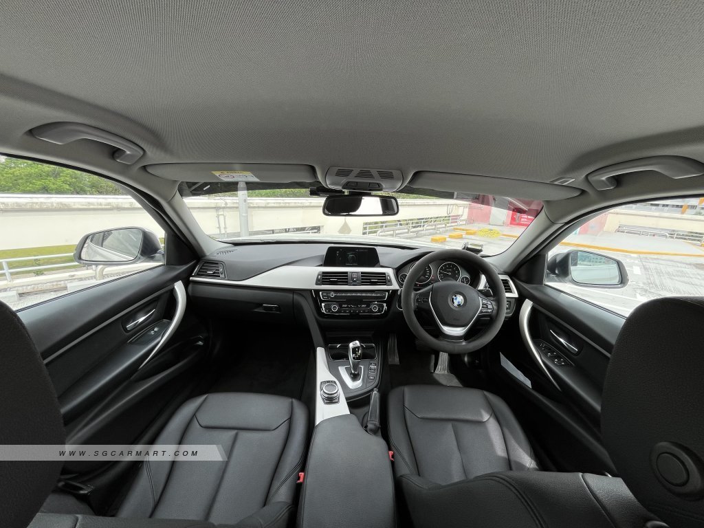 BMW 3 Series 318i