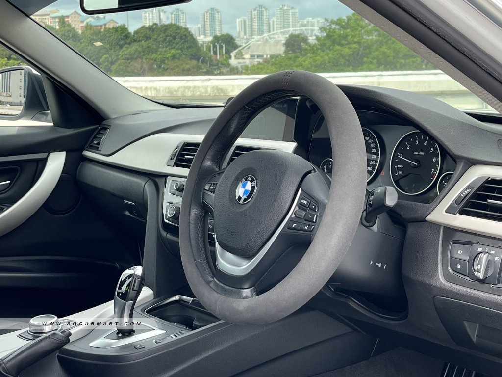 BMW 3 Series 318i