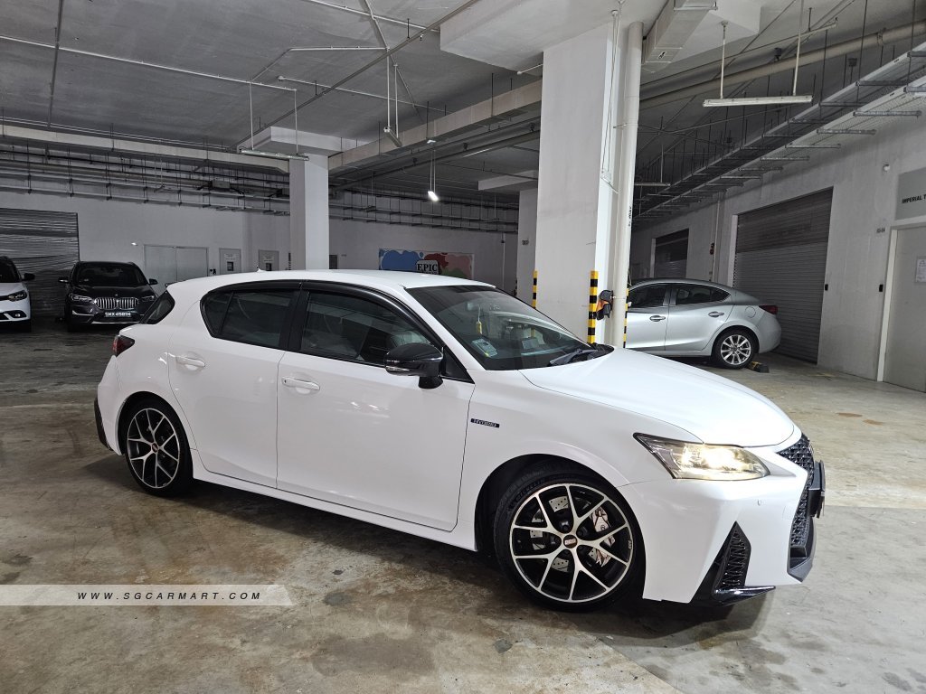 Lexus CT Hybrid CT200h Premium (COE till 04/2031)