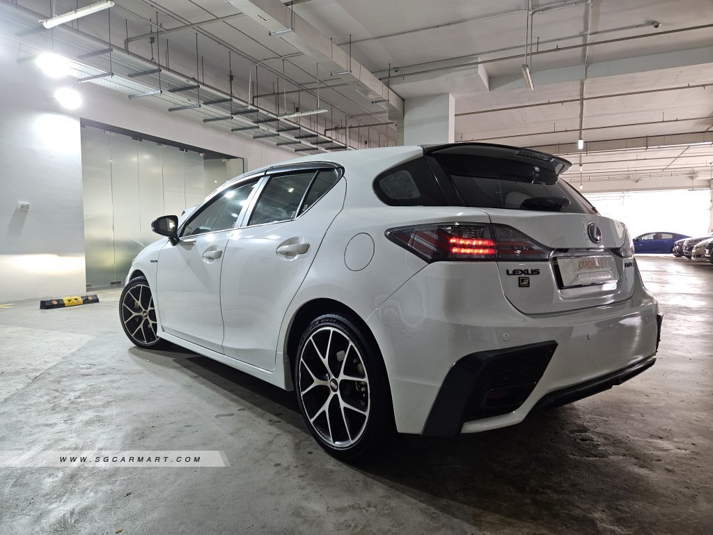 Lexus CT Hybrid CT200h Premium (COE till 04/2031)