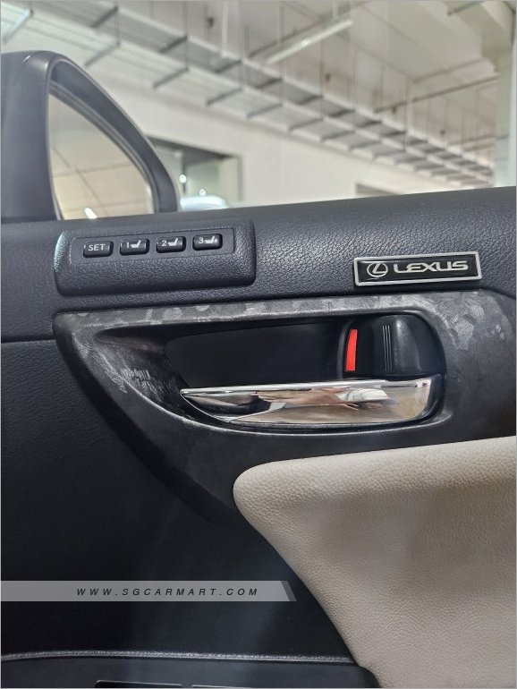 Lexus CT Hybrid CT200h Premium (COE till 04/2031)