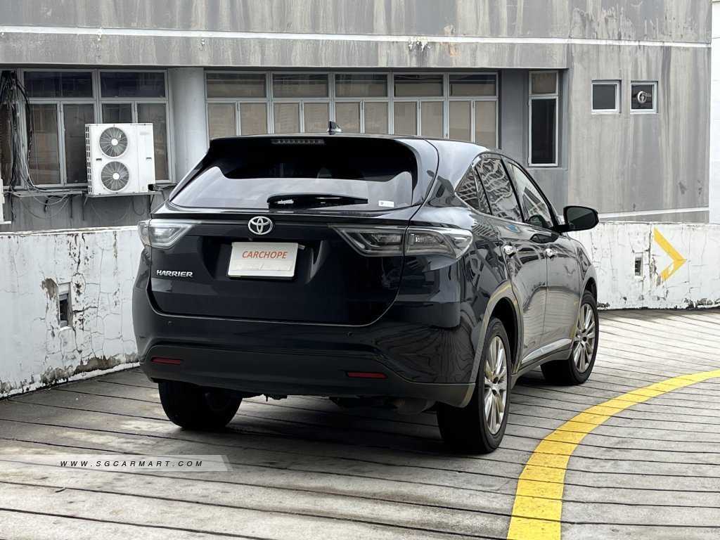 Toyota Harrier 2.0A Premium Panoramic Roof
