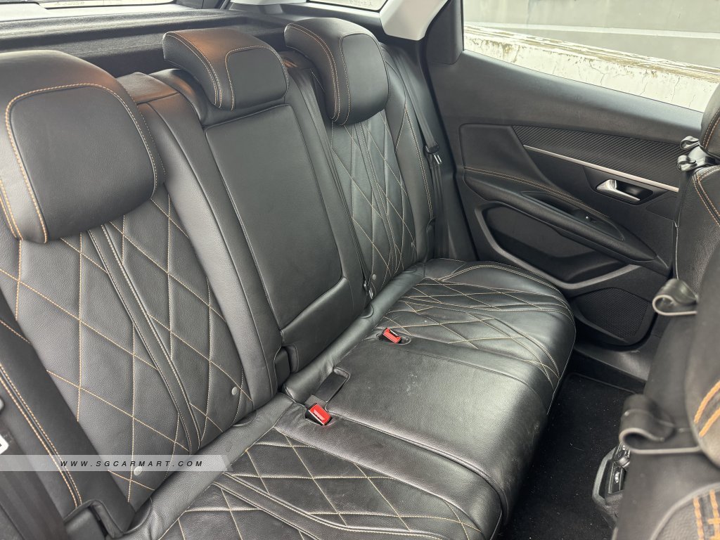 Peugeot 3008 1.2A PureTech EAT6 Active