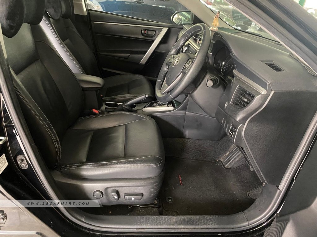 Toyota Corolla Altis 1.6A Elegance (OPC)