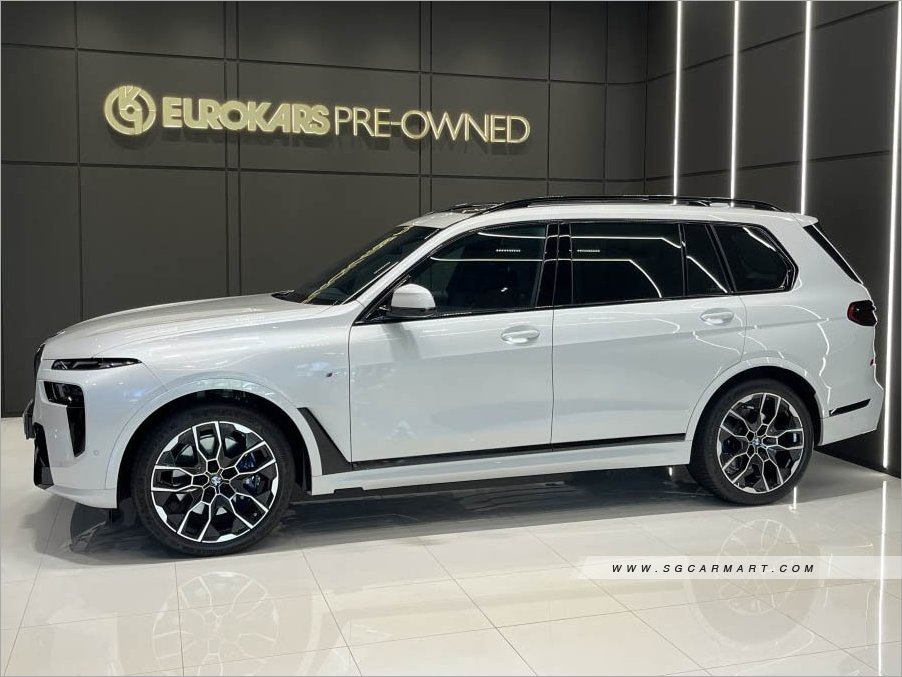 2023 BMW X7 xDrive40i M-Sport 7-Seater