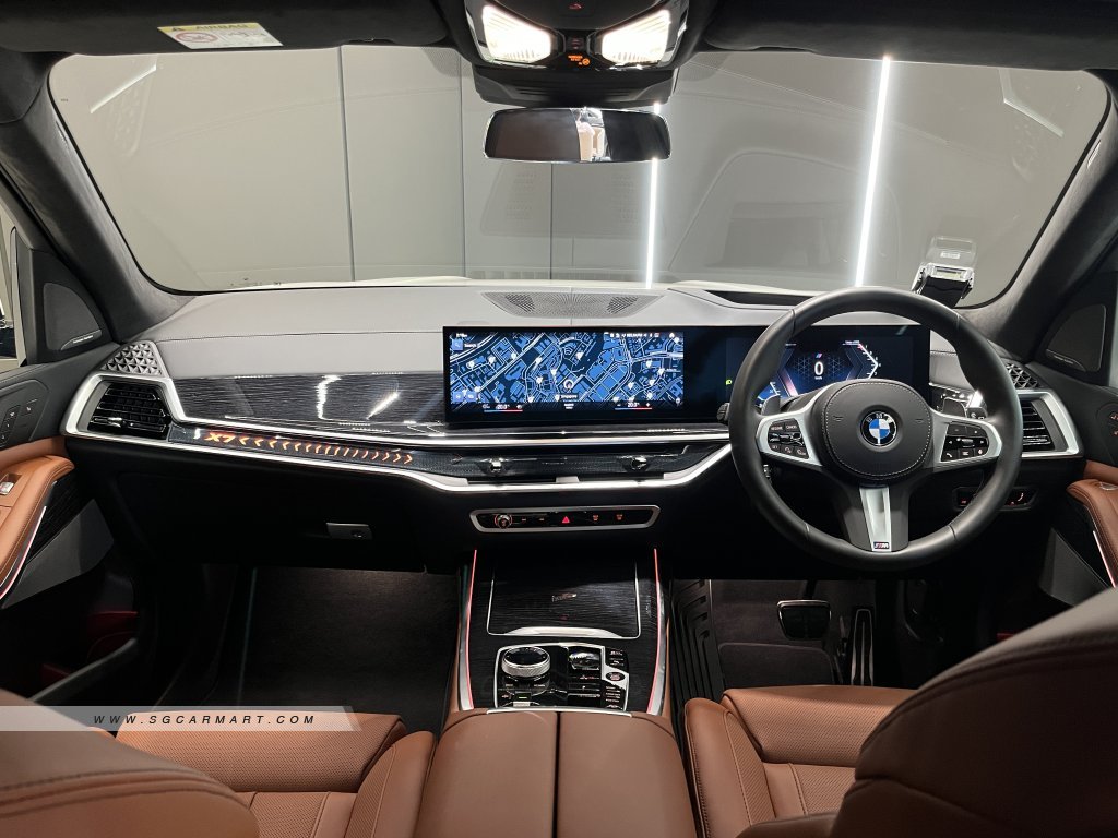 2023 BMW X7 xDrive40i M-Sport 7-Seater