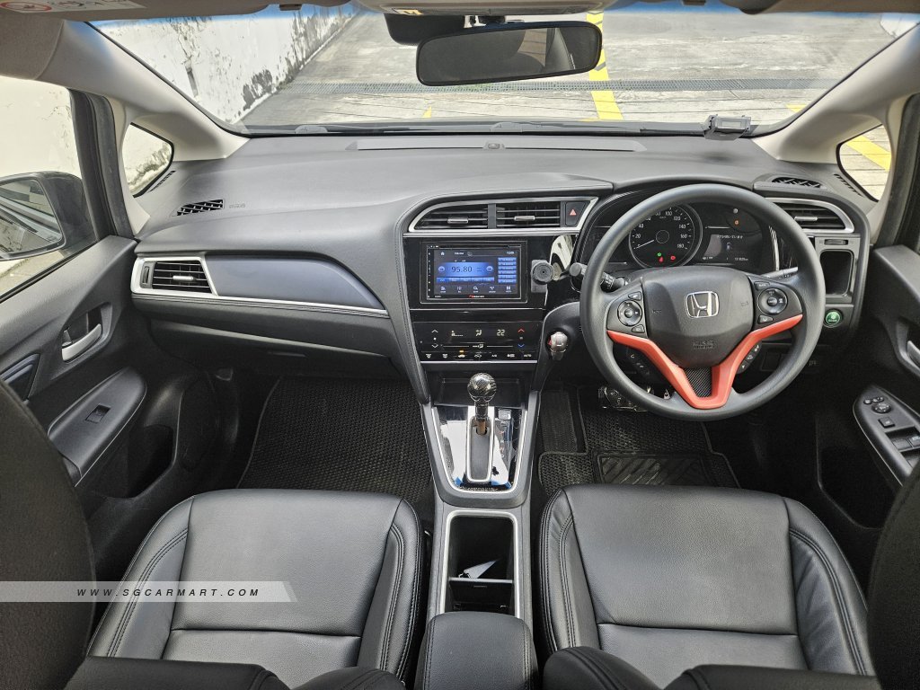 Honda Shuttle 1.5A G Honda Sensing
