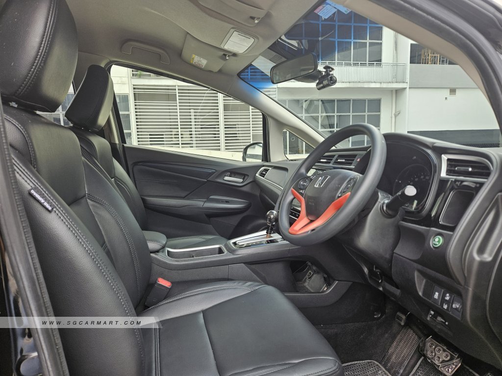 Honda Shuttle 1.5A G Honda Sensing