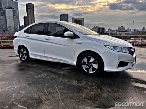 Honda Grace Hybrid 1.5A DX