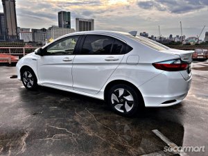 Honda Grace Hybrid 1.5A DX