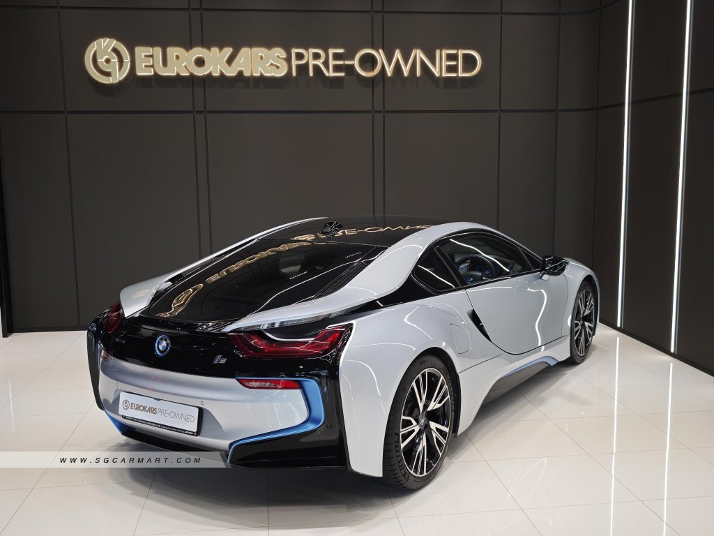 BMW i8 (New 10-yr COE)