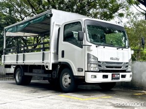 Isuzu NPR75U