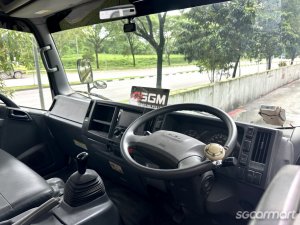 Isuzu NPR75U