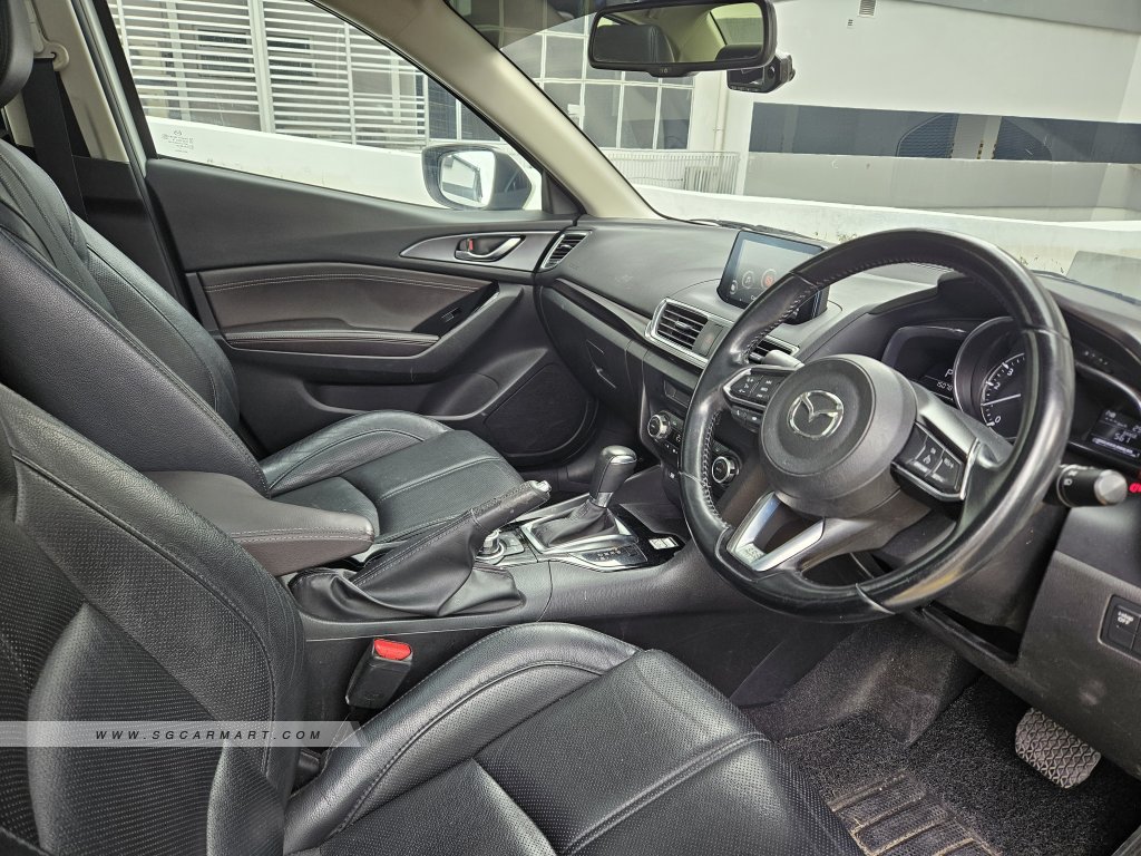 Mazda 3 1.5A Deluxe Sunroof