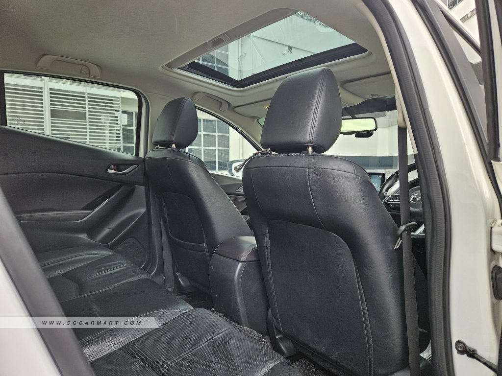 Mazda 3 1.5A Deluxe Sunroof