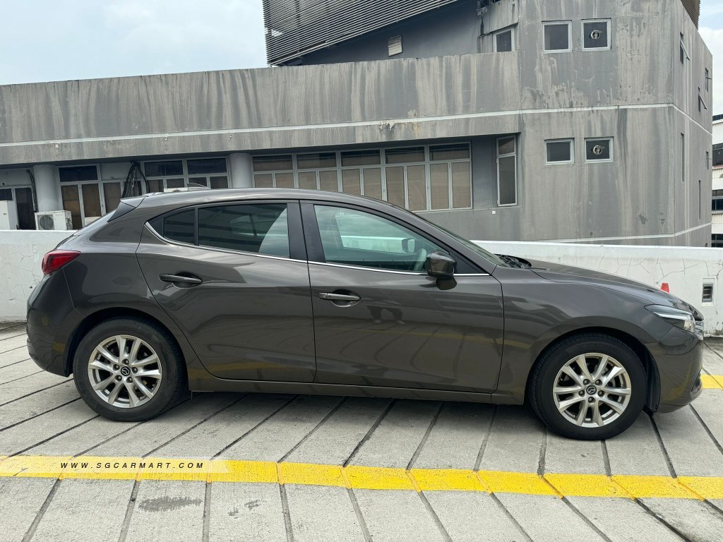 Mazda 3 HB 1.5A Deluxe Sunroof