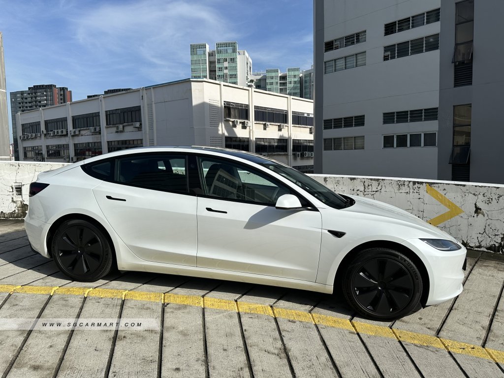 Tesla Model 3 Electric RWD