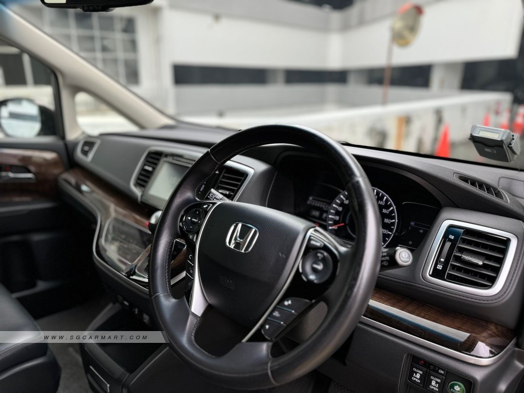 Honda Odyssey 2.4A EXV-S Sunroof