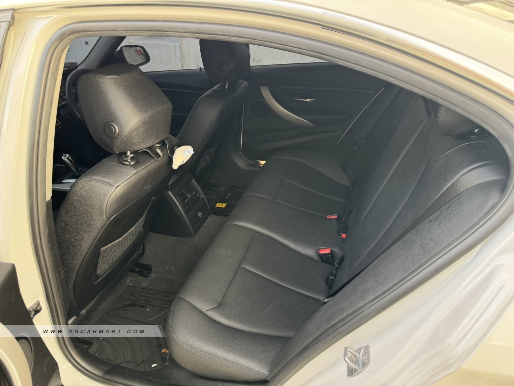 BMW 3 Series 318i