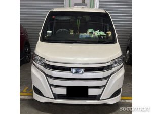 Toyota Noah Hybrid 1.8A X