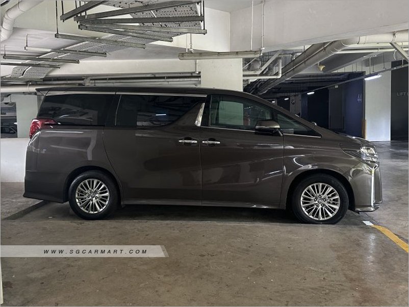 Toyota Alphard Hybrid 2.5A SR C-Package Moonroof
