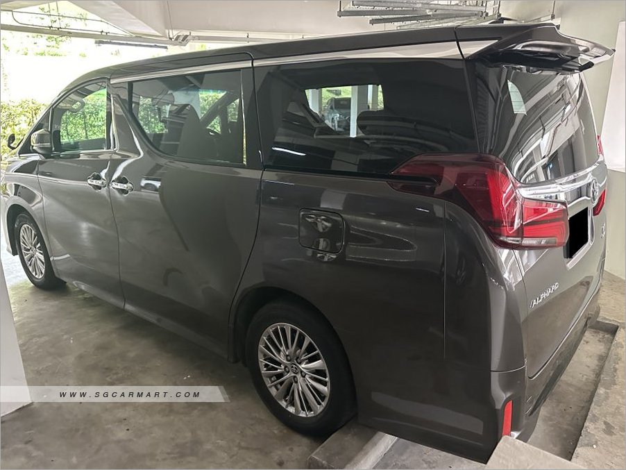 Toyota Alphard Hybrid 2.5A SR C-Package Moonroof