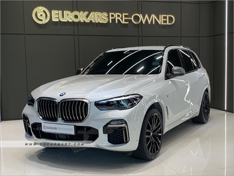 BMW X5 M50i