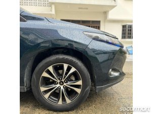 Toyota Harrier 2.0A Premium