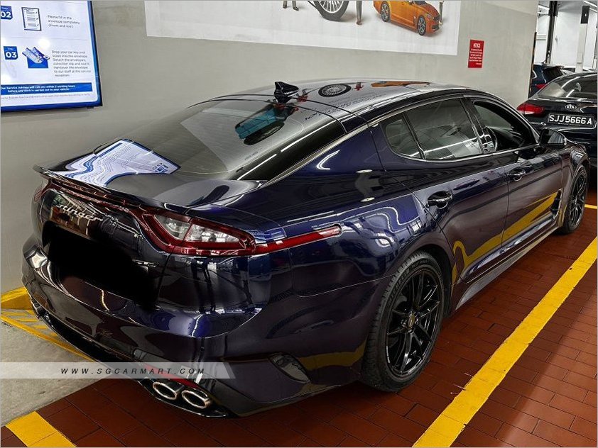 Kia Stinger 2.0A Sunroof