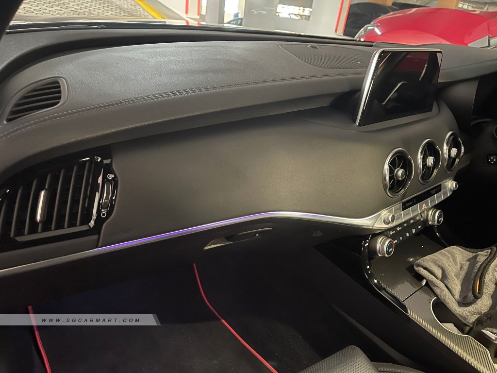 Kia Stinger 2.0A Sunroof