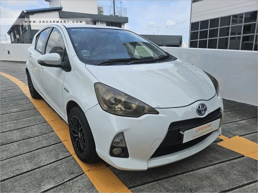 Toyota Prius C Hybrid 1.5A (COE till 05/2027)