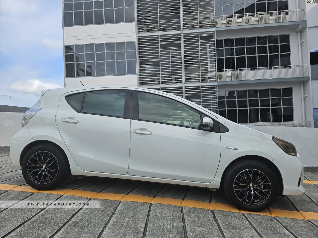 Toyota Prius C Hybrid 1.5A (COE till 05/2027)