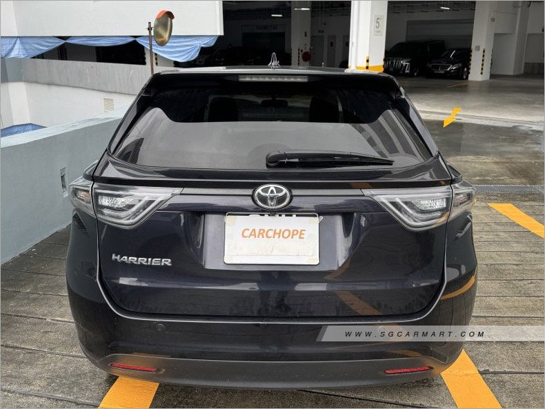 Toyota Harrier 2.0A Elegance Panoramic Roof