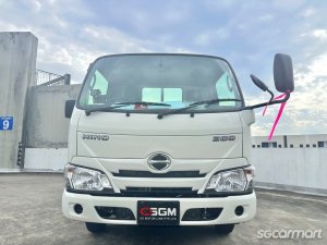Hino Dutro 2.8M