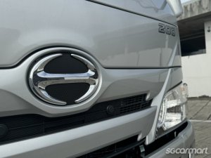 Hino Dutro 2.8M