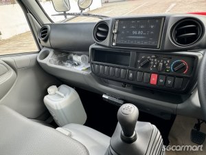 Hino Dutro 2.8M