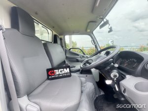 Hino Dutro 2.8M