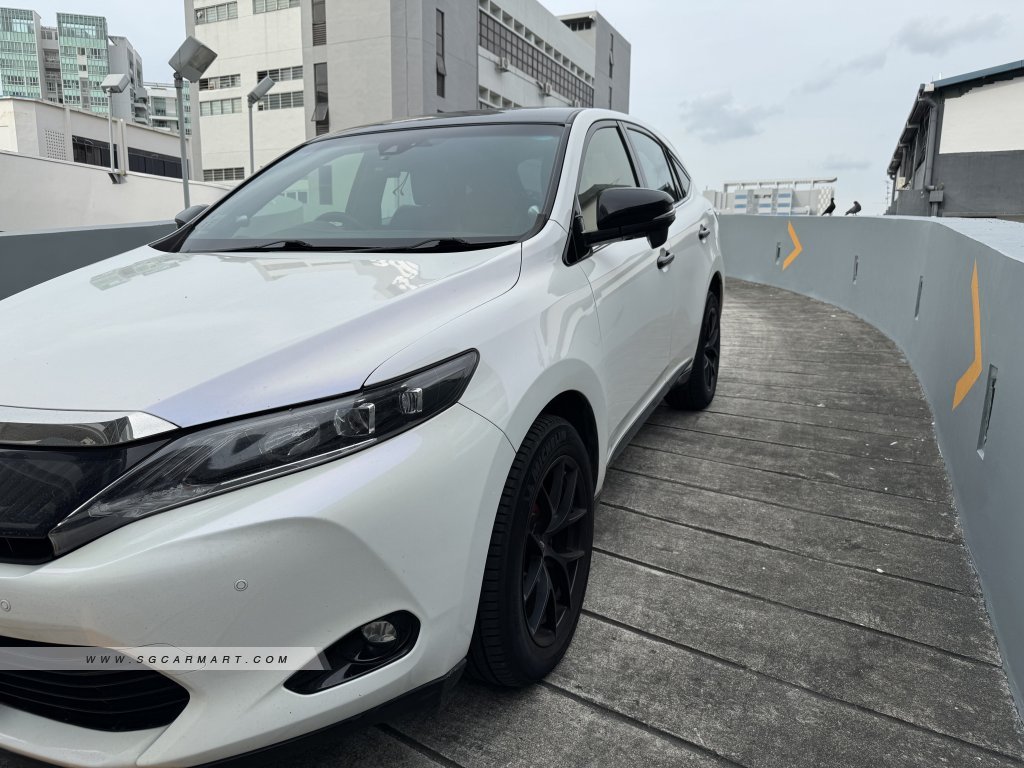Toyota Harrier 2.0A Premium Panoramic Roof Style Mauve