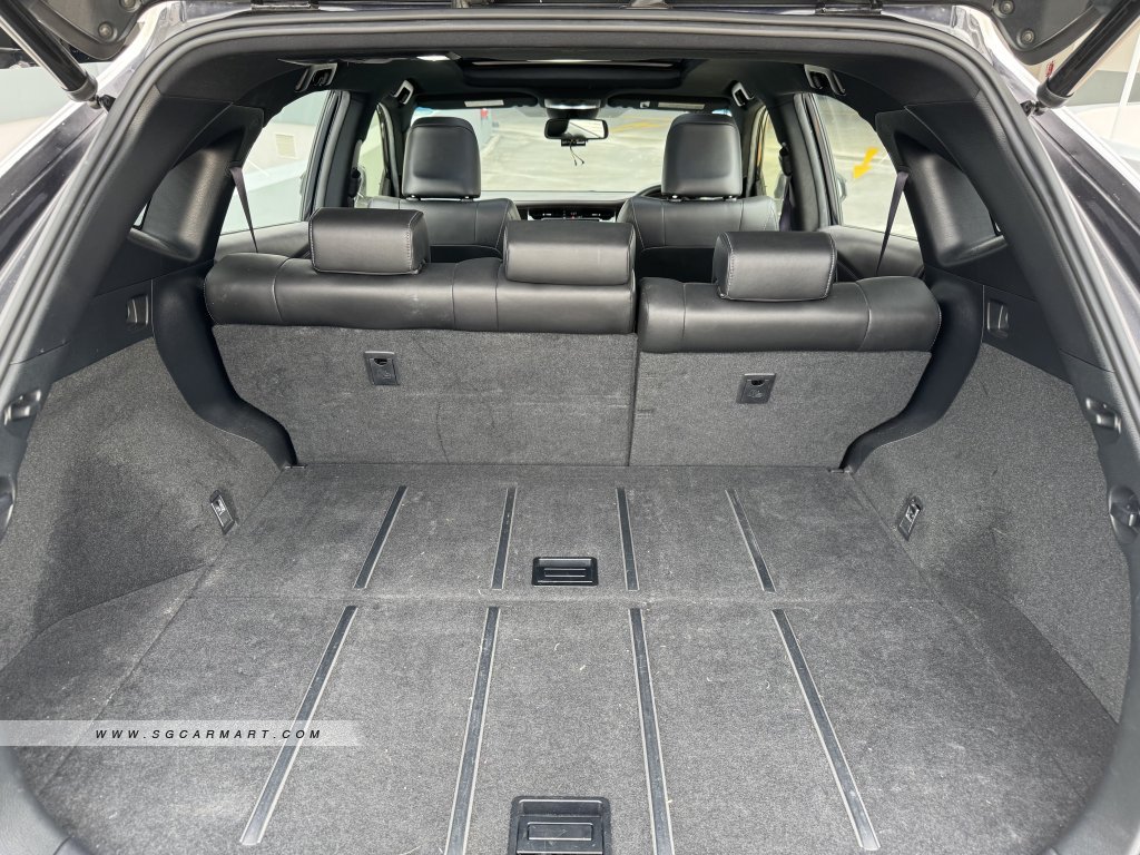 Toyota Harrier 2.0A Premium Panoramic Roof Style Mauve