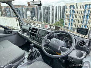 Hino XZU710R