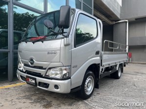Hino Dutro 2.8M