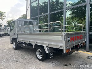 Hino Dutro 2.8M